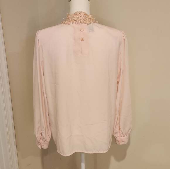 Vintage Worthington Womens's Light Pink Blouse with Lace detail, size 8 - Picture 5 of 12